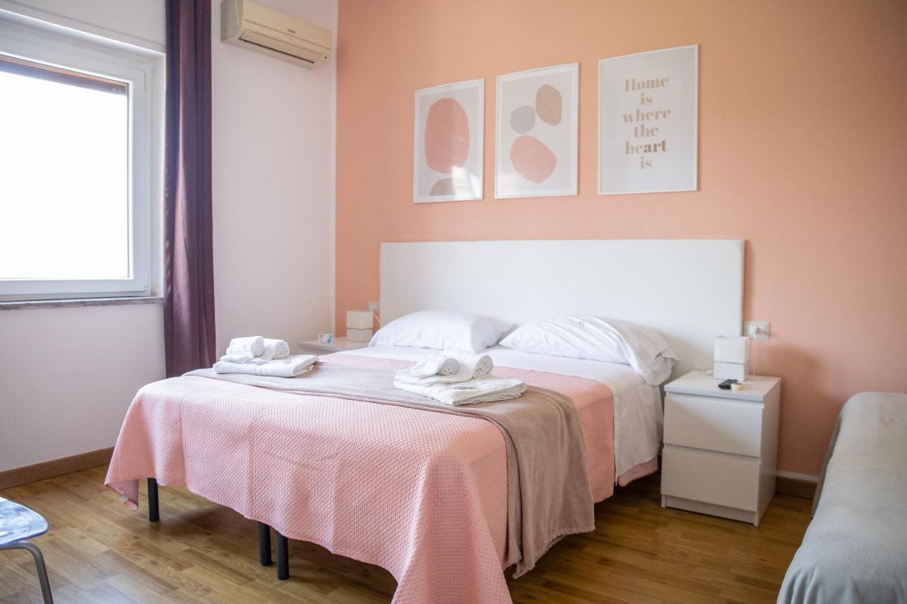 B&B Pitagora โครโตเน ภายนอก รูปภาพ